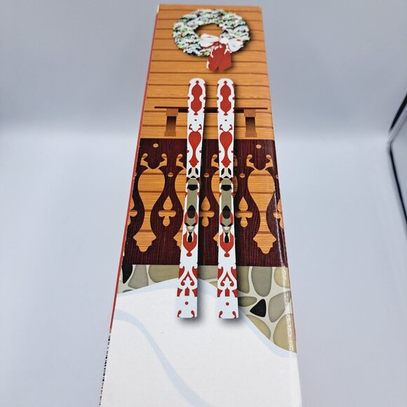 Christmas Ski Chalet Winter Cat Small Pet House with Cardboard Scratching Board - Picture 5 of 6